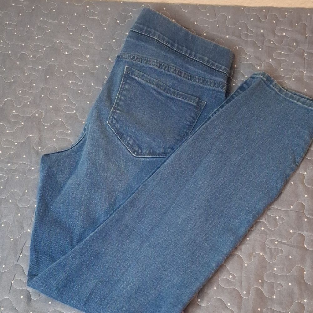 Old Navy Women's Super Skinny Pull on Jeans in Blue size 8